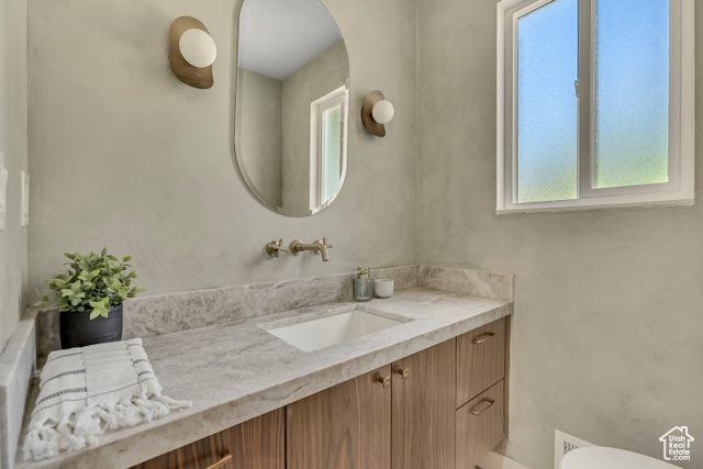 Photo 13 for MLS #2102908 at 2177 S Bonnieview Dr