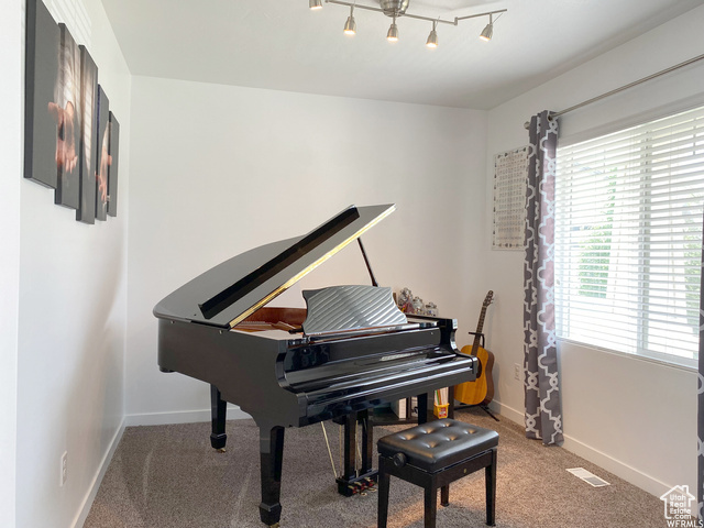 Photo 7 for MLS #2102951 at 62 E Paradise Ct
