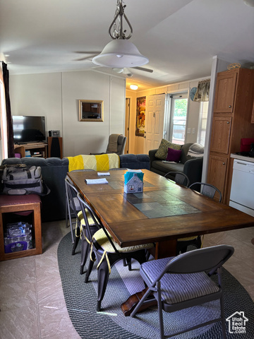Photo 11 for MLS #2102962 at 963 E Breeze Way #173