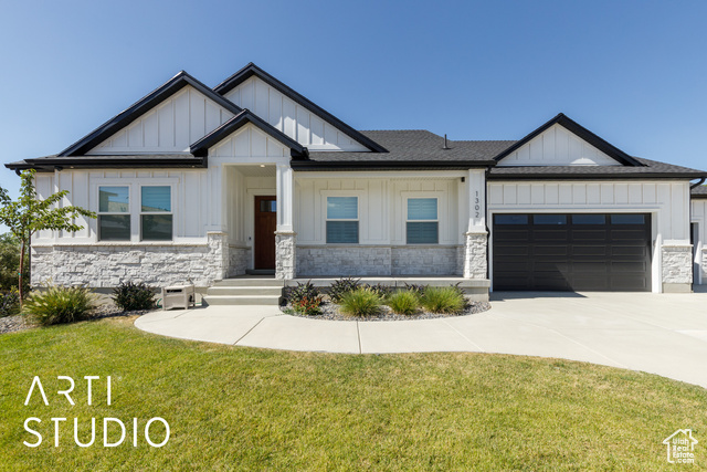 Photo 2 for MLS #2102963 at 1302 E Sunset Ct
