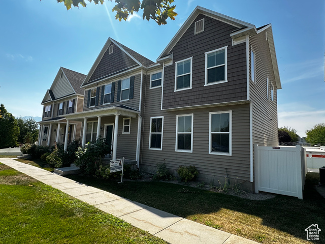 Photo 2 for MLS #2102977 at 1513 W Kingsbarn Way
