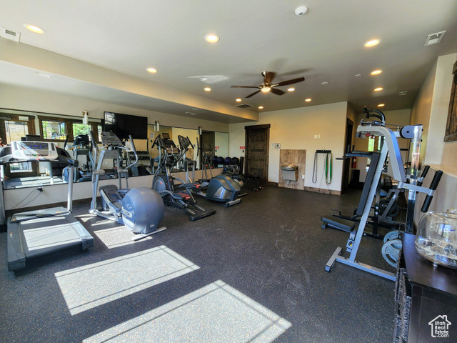 Photo 32 for MLS #2102983 at 3703 Blackstone Dr #103