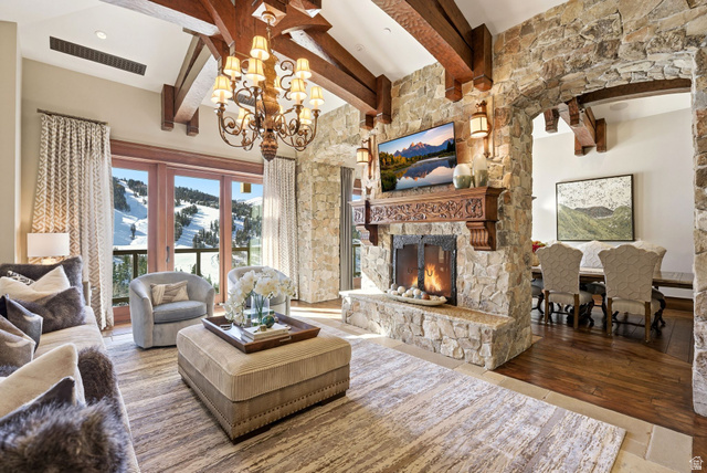 2300  Deer Valley Dr #1102
                     MLS #2102992