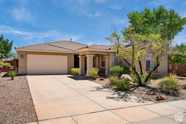 2602 E SPRING CANYON DR, Washington UT 84780