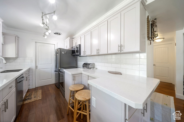Photo 7 for MLS #2103019 at 618 N Oakley St #B206