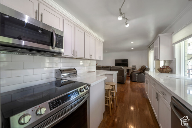 Photo 9 for MLS #2103019 at 618 N Oakley St #B206