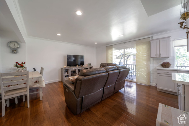 Photo 3 for MLS #2103019 at 618 N Oakley St #B206