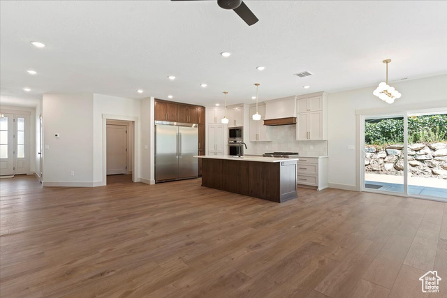 Photo 9 for MLS #2103025 at 334 E Cottrell Ln
