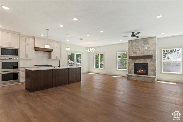 Photo 11 for MLS #2103025 at 334 E Cottrell Ln