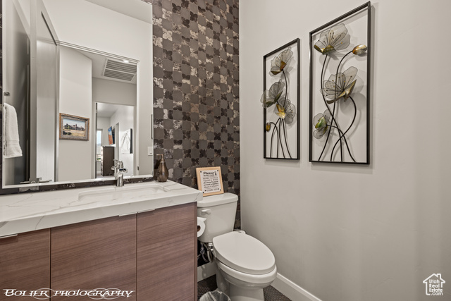 Photo 51 for MLS #2103028 at 728 W Sir Monte Dr