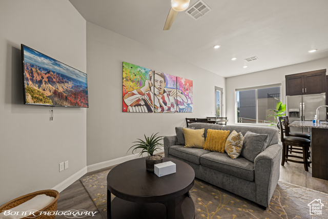Photo 40 for MLS #2103028 at 728 W Sir Monte Dr