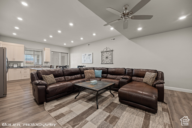 Photo 65 for MLS #2103028 at 728 W Sir Monte Dr
