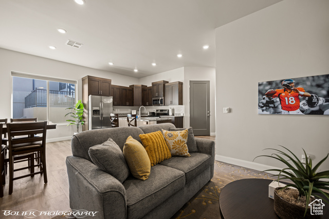 Photo 41 for MLS #2103028 at 728 W Sir Monte Dr