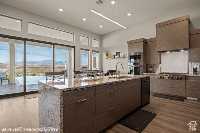 Photo 15 for MLS #2103028 at 728 W Sir Monte Dr