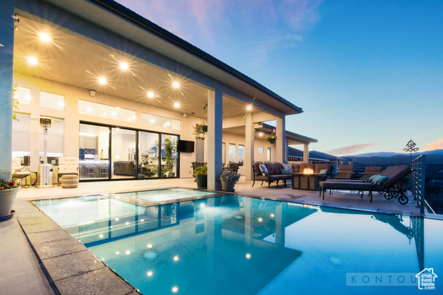 Photo 2 for MLS #2103028 at 728 W Sir Monte Dr