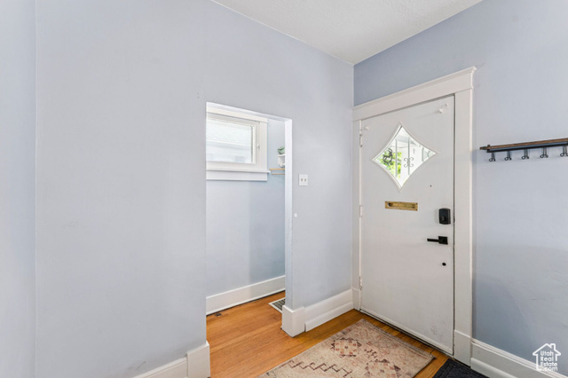 Photo 3 for MLS #2103039 at 714 S 600 East