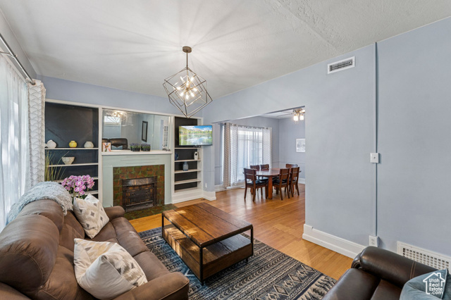 Photo 7 for MLS #2103039 at 714 S 600 East