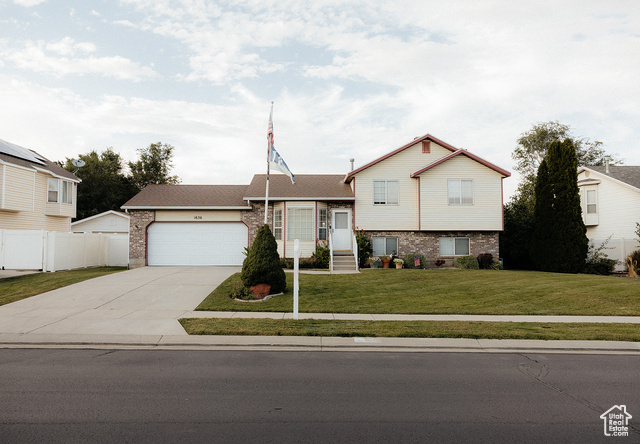 1636 W PLUM CREEK DR, West Jordan UT 84088