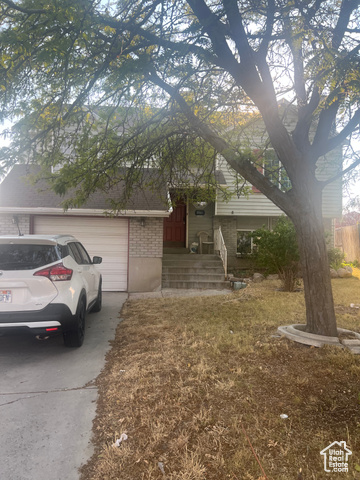 5581 W BLUEVAIL CT, West Jordan UT 84081