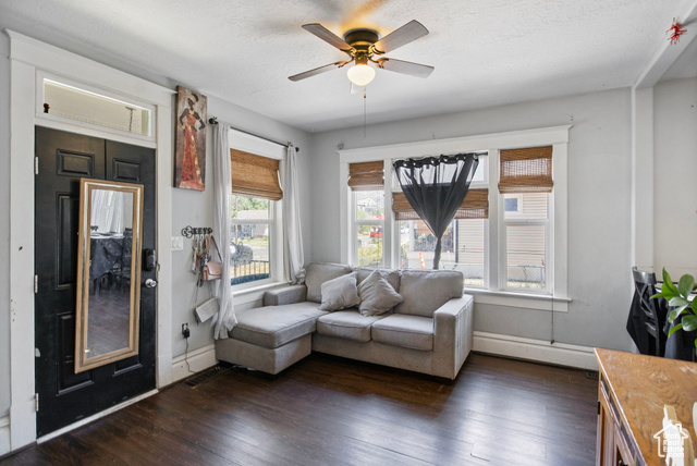 Photo 2 for MLS #2103054 at 325 34th St