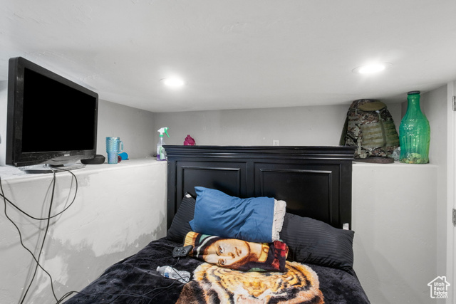 Photo 11 for MLS #2103054 at 325 34th St