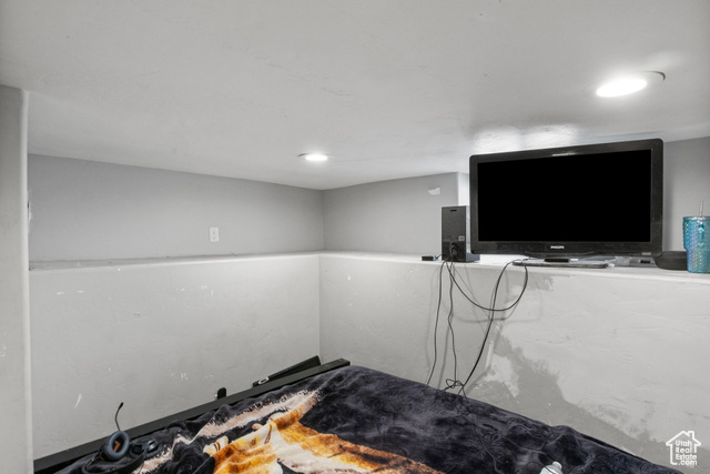 Photo 12 for MLS #2103054 at 325 34th St