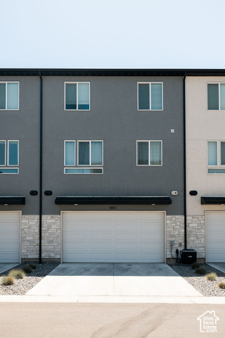 Photo 2 for MLS #2103060 at 991 W 420 South