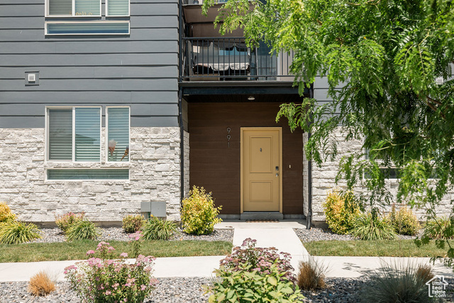 Photo 3 for MLS #2103060 at 991 W 420 South