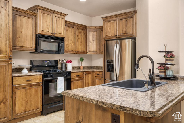 Photo 5 for MLS #2103091 at 522 N La Ruta Dr