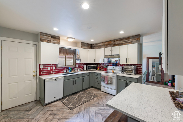 Photo 2 for MLS #2103100 at 301 Birchwood