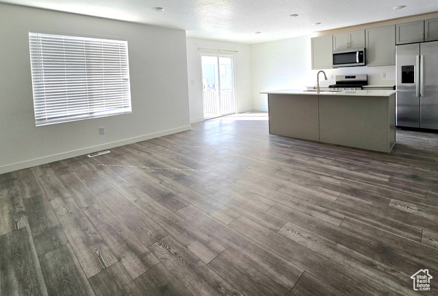 Photo 9 for MLS #2103128 at 37 N Wayne Way