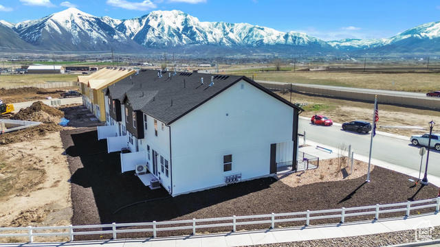 Photo 15 for MLS #2103157 at 1535 N Summer Springs Cv #92