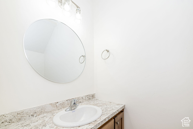 Photo 3 for MLS #2103230 at 811 E Highland Way
