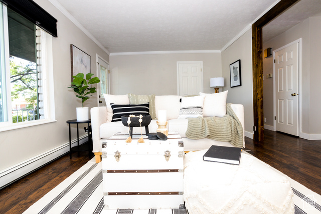 Photo 3 for MLS #2103277 at 1171 W Gordon Ave