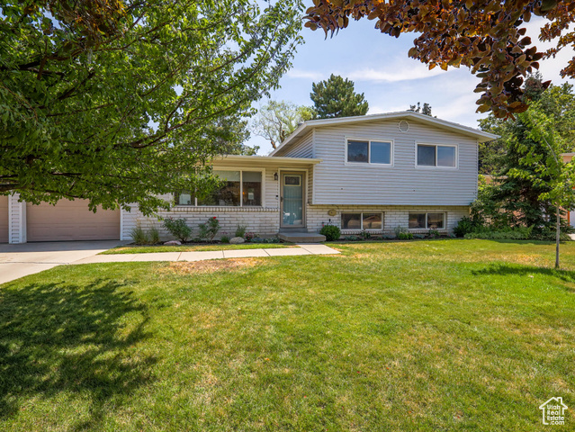9257 S QUAIL HOLLOW DR, Sandy UT 84093