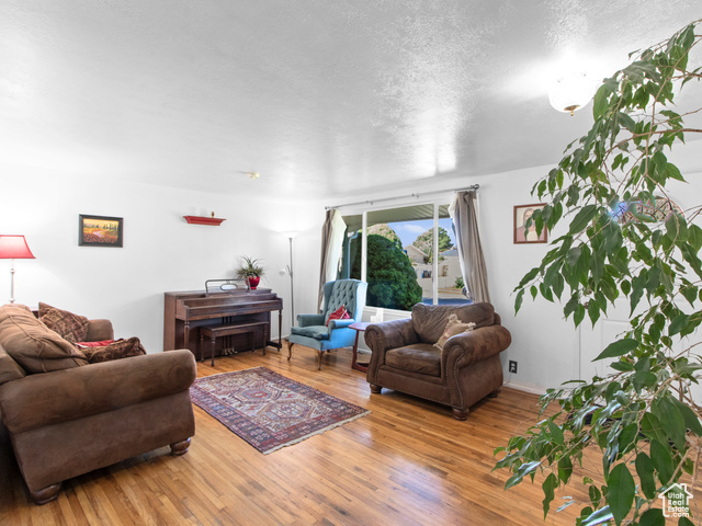 Photo 3 for MLS #2103323 at 4545 S Thornwood Ave