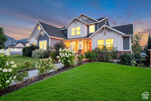 MLS #2103330 - 833 W Academy Dr
