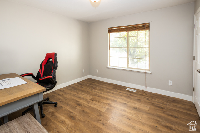 Photo 19 for MLS #2103342 at 1365 S Camlan Ln