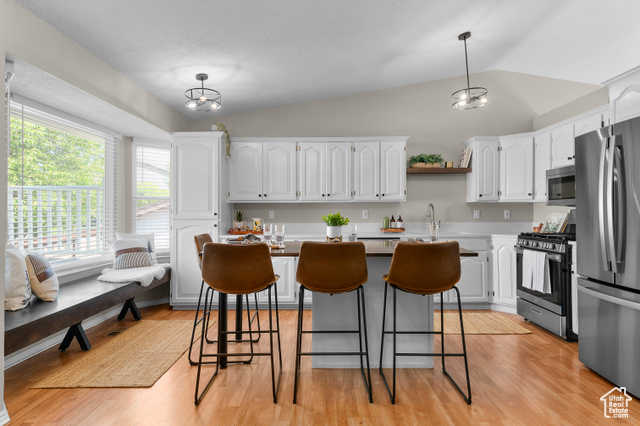 Photo 10 for MLS #2103414 at 889 S Clover Cir