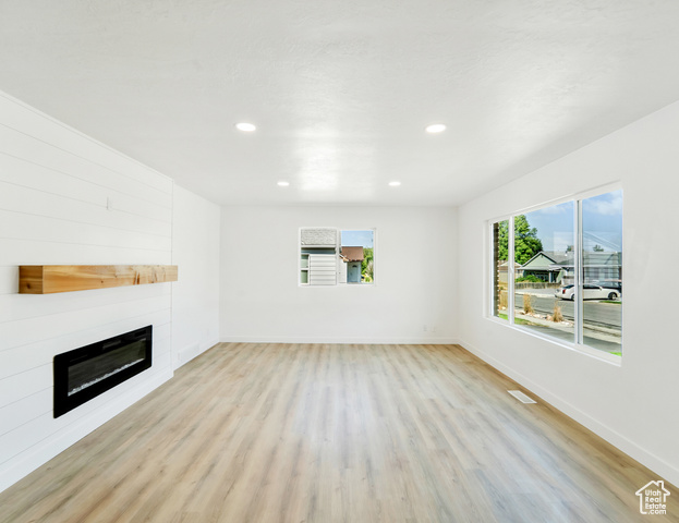 Photo 9 for MLS #2103440 at 878 E Elgin Ave