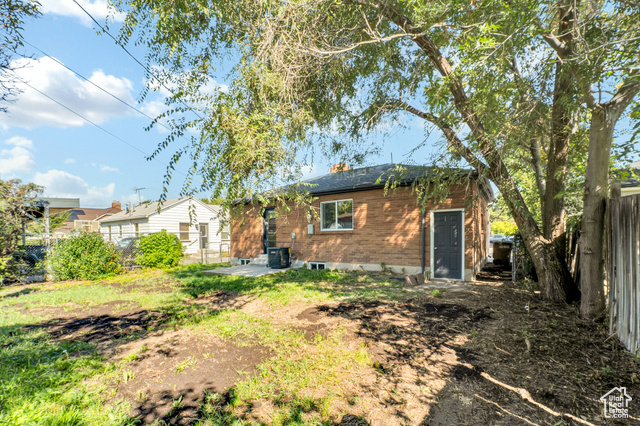 Photo 33 for MLS #2103440 at 878 E Elgin Ave