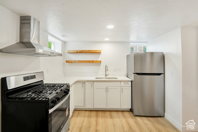 Photo 26 for MLS #2103440 at 878 E Elgin Ave