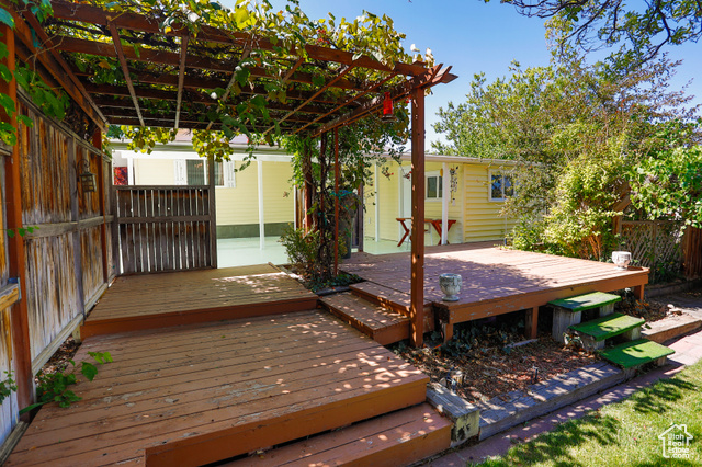 Photo 12 for MLS #2103454 at 744 Van Dyke Way