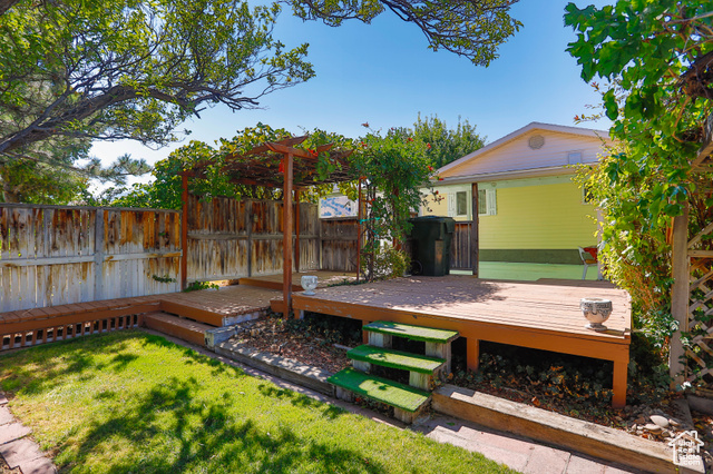 Photo 11 for MLS #2103454 at 744 Van Dyke Way