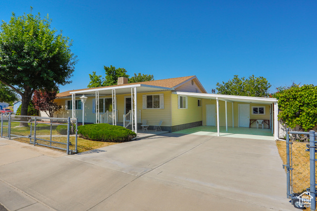 Photo 10 for MLS #2103454 at 744 Van Dyke Way