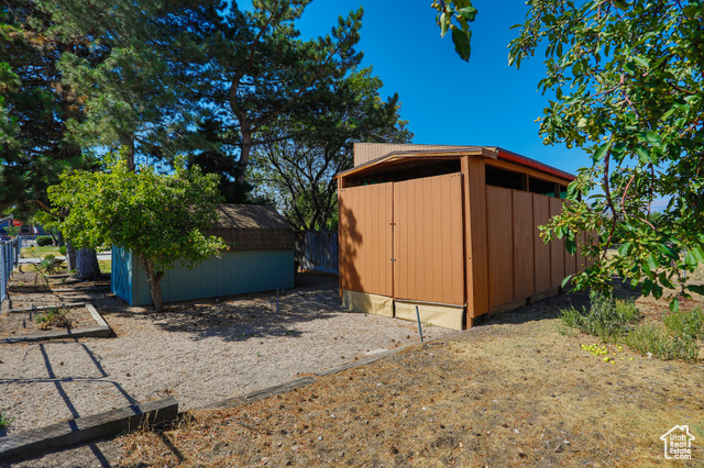 Photo 8 for MLS #2103454 at 744 Van Dyke Way