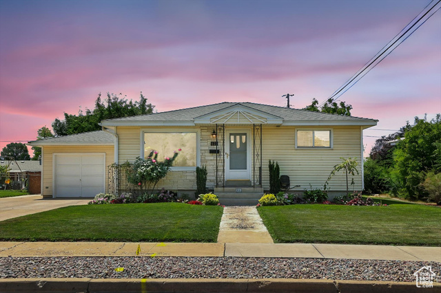 123 LYNNWOOD DR, Clearfield UT 84015