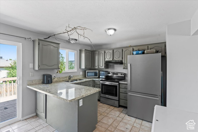 Photo 9 for MLS #2103469 at 3960 S 6865 West