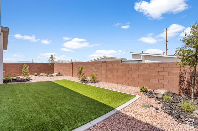 Photo 36 for MLS #2103497 at 1033 E Coyote Crest Dr