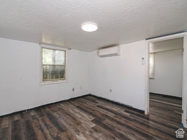 Photo 10 for MLS #2103515 at 3564 S Jefferson Ave